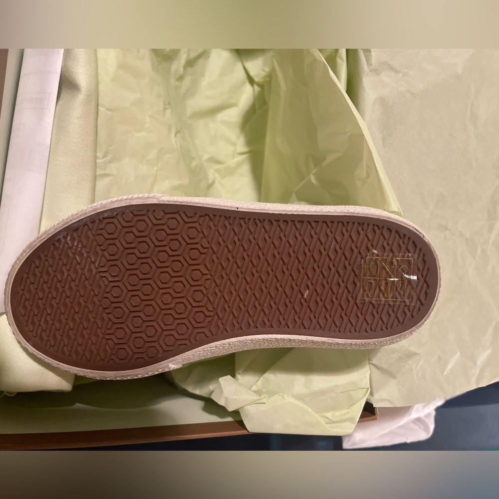 Boys Burberry Sneakers - Picture 5 of 5